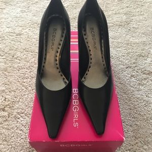 Black pointy pumps size 6.5. Price negotiable!!!